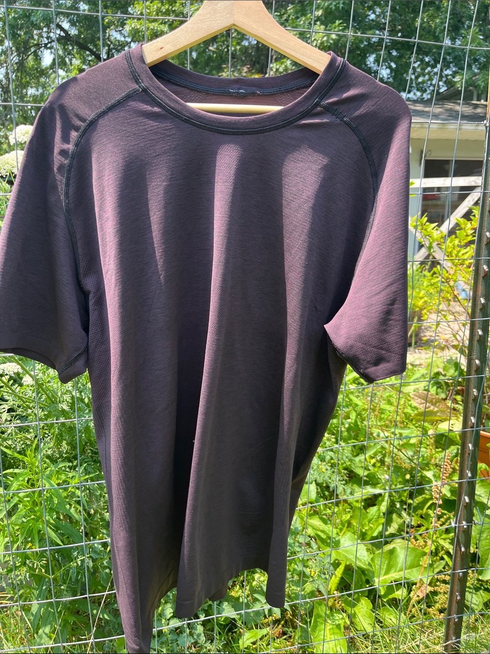 Lululemon Shirt Mens XXL Dark Purple metal tech Performance Running Activewear